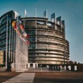 Institut Peritum: EWIV-Gründung für sichere Vermögensverwahrung